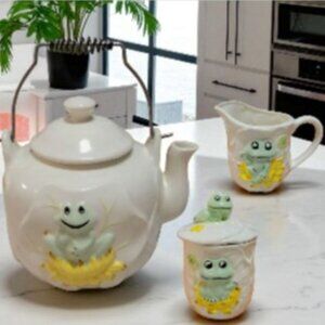 Retro Cute Kawaii Pastel Neil the Frog Teapot Kettle w/ Sugar & Creamer